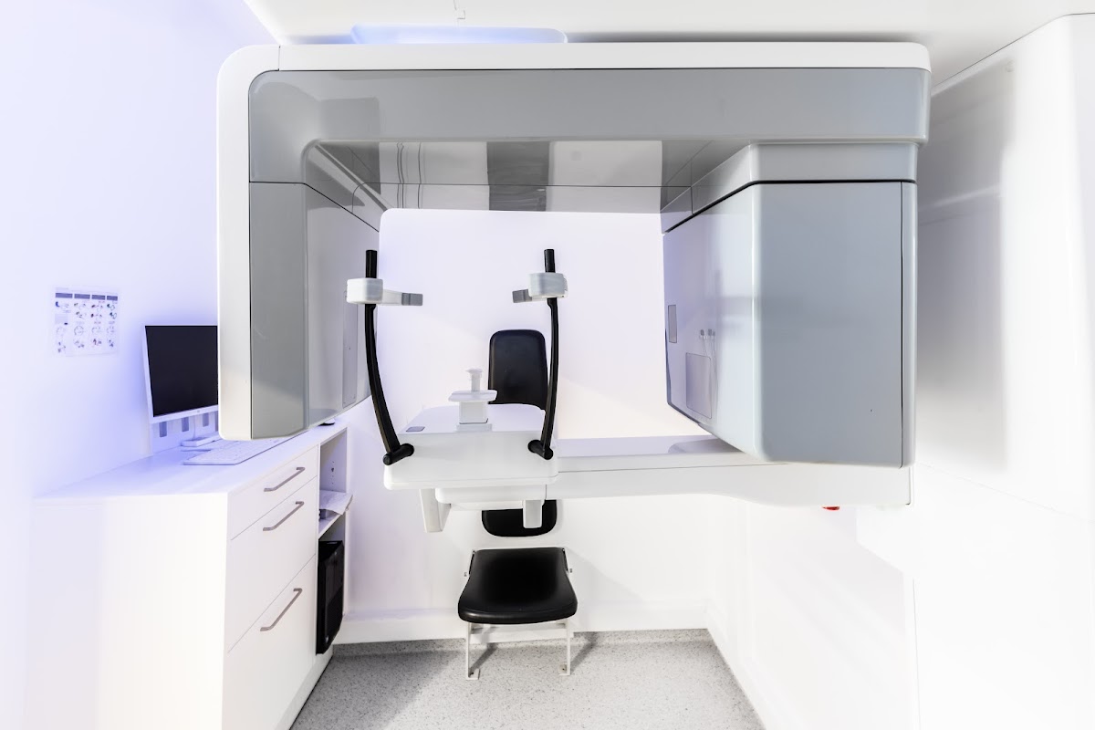 Zahnarztpraxis Dr. Lesnik – Praxisansicht 1